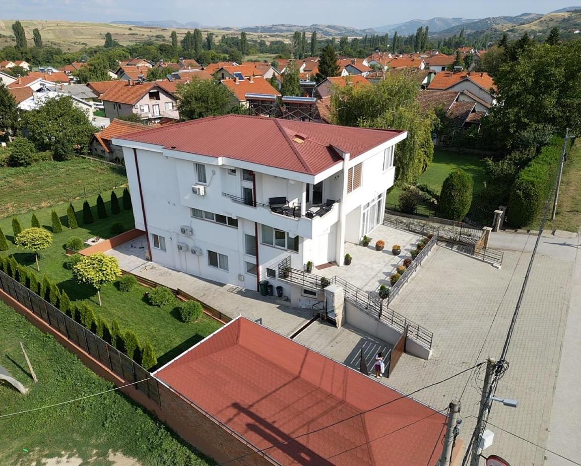 Villa Family Kumanova Dış mekan fotoğraf